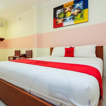 Reddoorz Near Jalan Jendral Sudirman Manado Hotel Buitenkant foto
