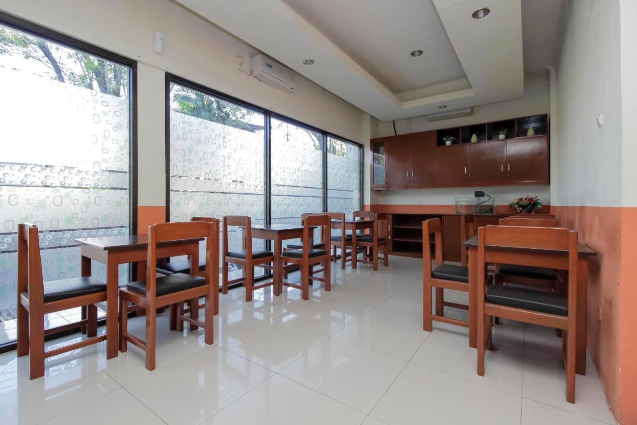 Reddoorz Near Jalan Jendral Sudirman Manado Hotel Buitenkant foto