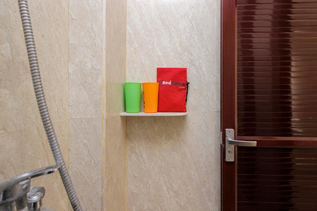 Reddoorz Near Jalan Jendral Sudirman Manado Hotel Buitenkant foto