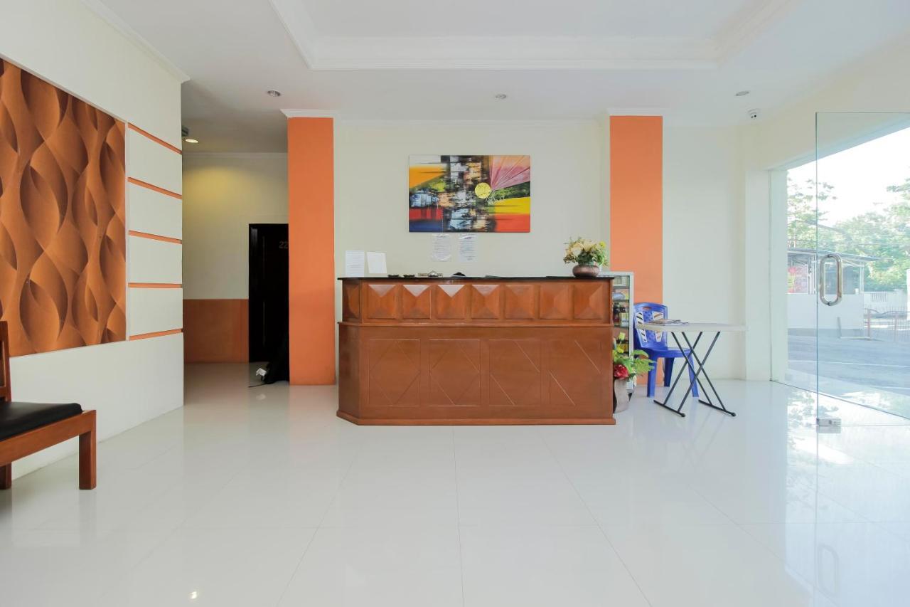Reddoorz Near Jalan Jendral Sudirman Manado Hotel Buitenkant foto
