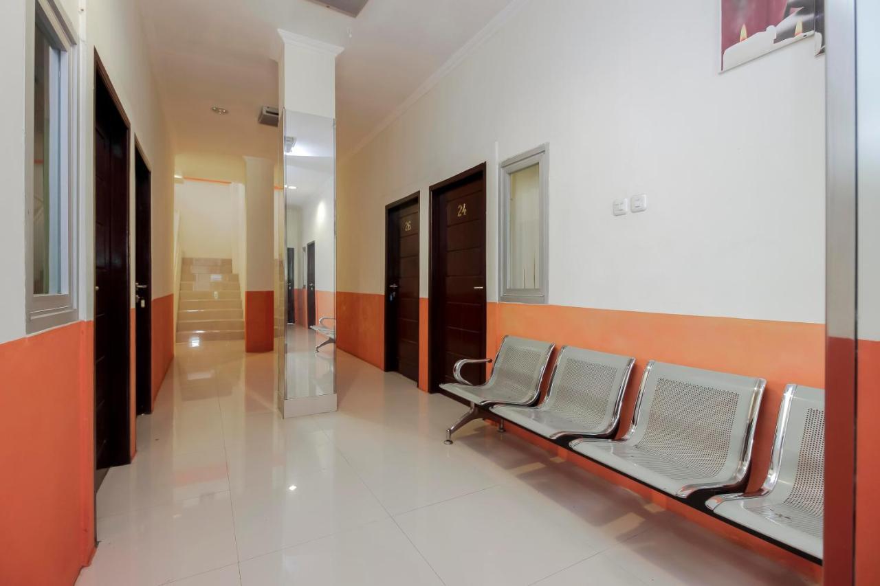 Reddoorz Near Jalan Jendral Sudirman Manado Hotel Buitenkant foto