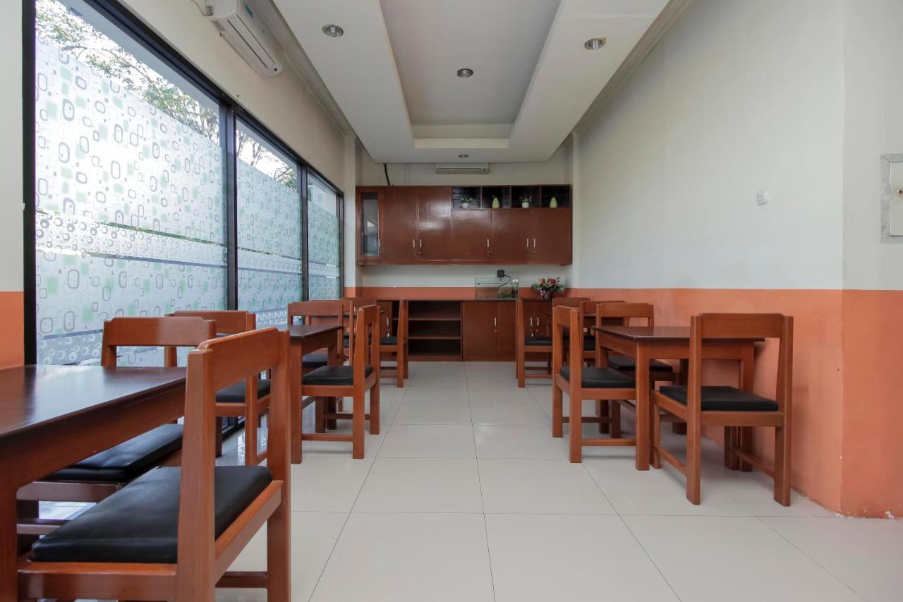 Reddoorz Near Jalan Jendral Sudirman Manado Hotel Buitenkant foto