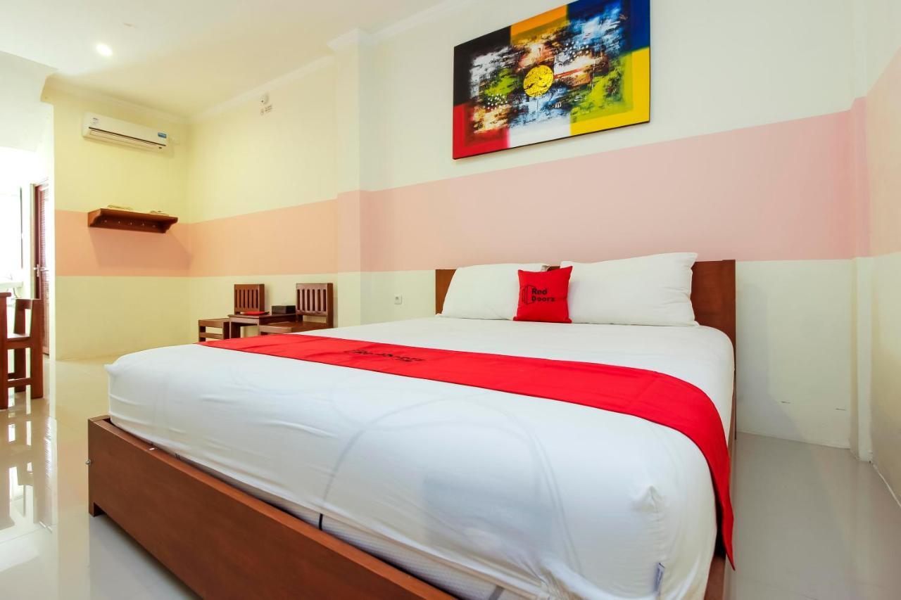 Reddoorz Near Jalan Jendral Sudirman Manado Hotel Buitenkant foto