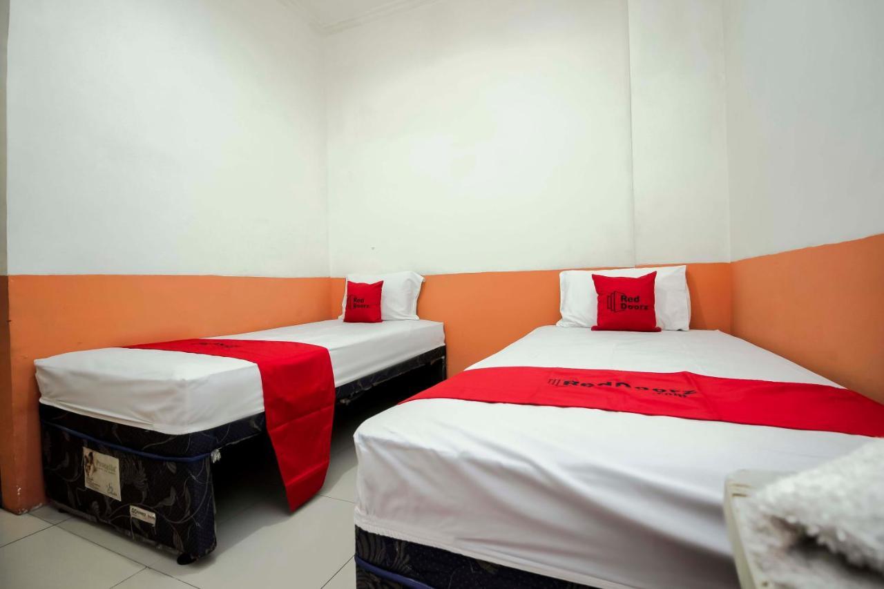 Reddoorz Near Jalan Jendral Sudirman Manado Hotel Buitenkant foto