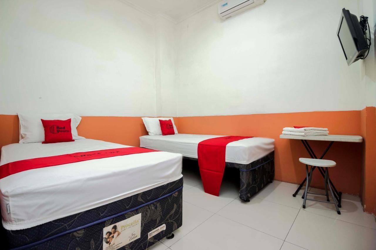 Reddoorz Near Jalan Jendral Sudirman Manado Hotel Buitenkant foto