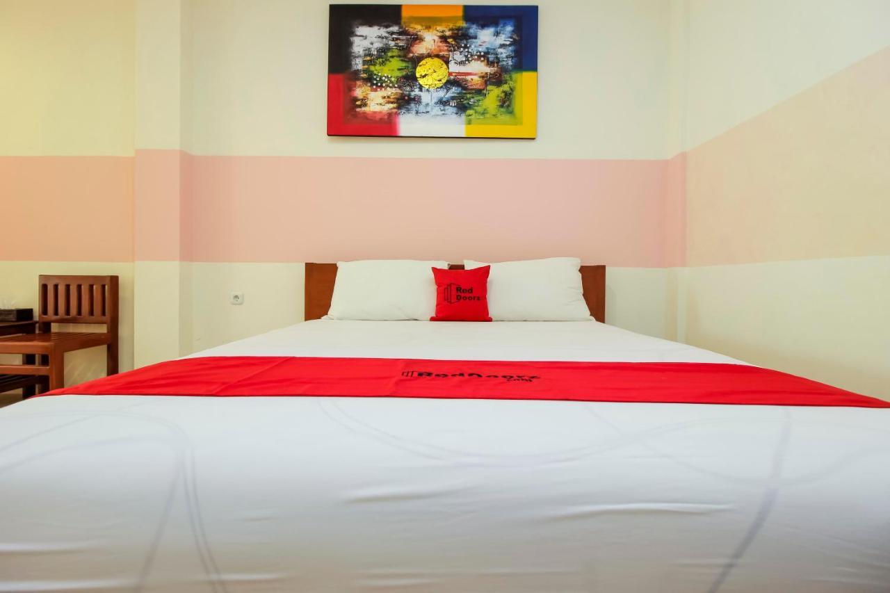 Reddoorz Near Jalan Jendral Sudirman Manado Hotel Buitenkant foto