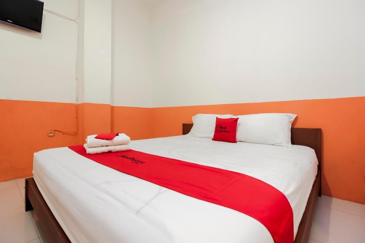 Reddoorz Near Jalan Jendral Sudirman Manado Hotel Buitenkant foto
