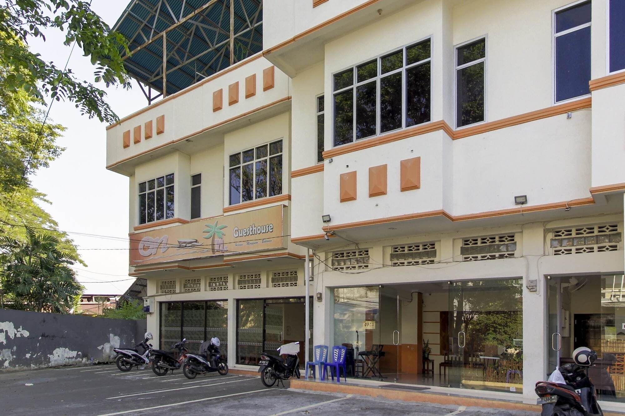 Reddoorz Near Jalan Jendral Sudirman Manado Hotel Buitenkant foto